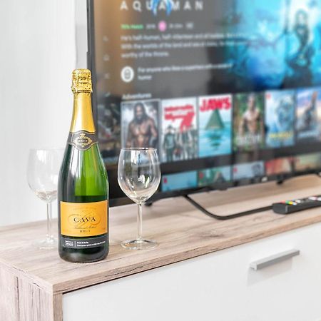 4 Bedroom House - Accommodates 7 - Garden - Parking - Netflix - Wifi - 559T バーミンガム エクステリア 写真