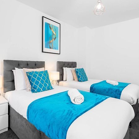 4 Bedroom House - Accommodates 7 - Garden - Parking - Netflix - Wifi - 559T バーミンガム エクステリア 写真