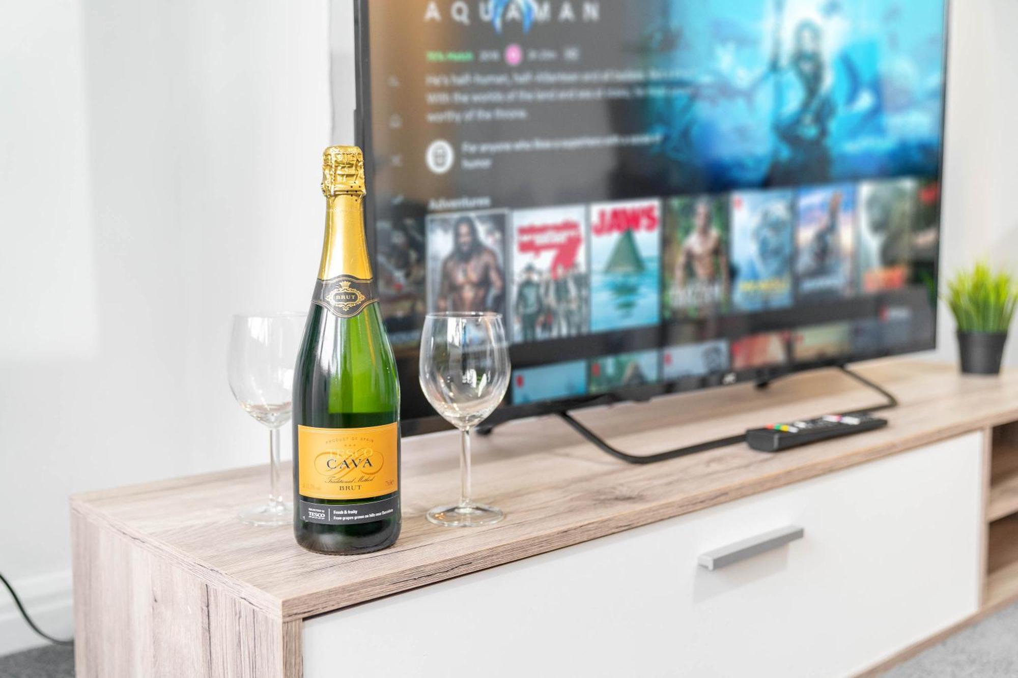 4 Bedroom House - Accommodates 7 - Garden - Parking - Netflix - Wifi - 559T バーミンガム エクステリア 写真