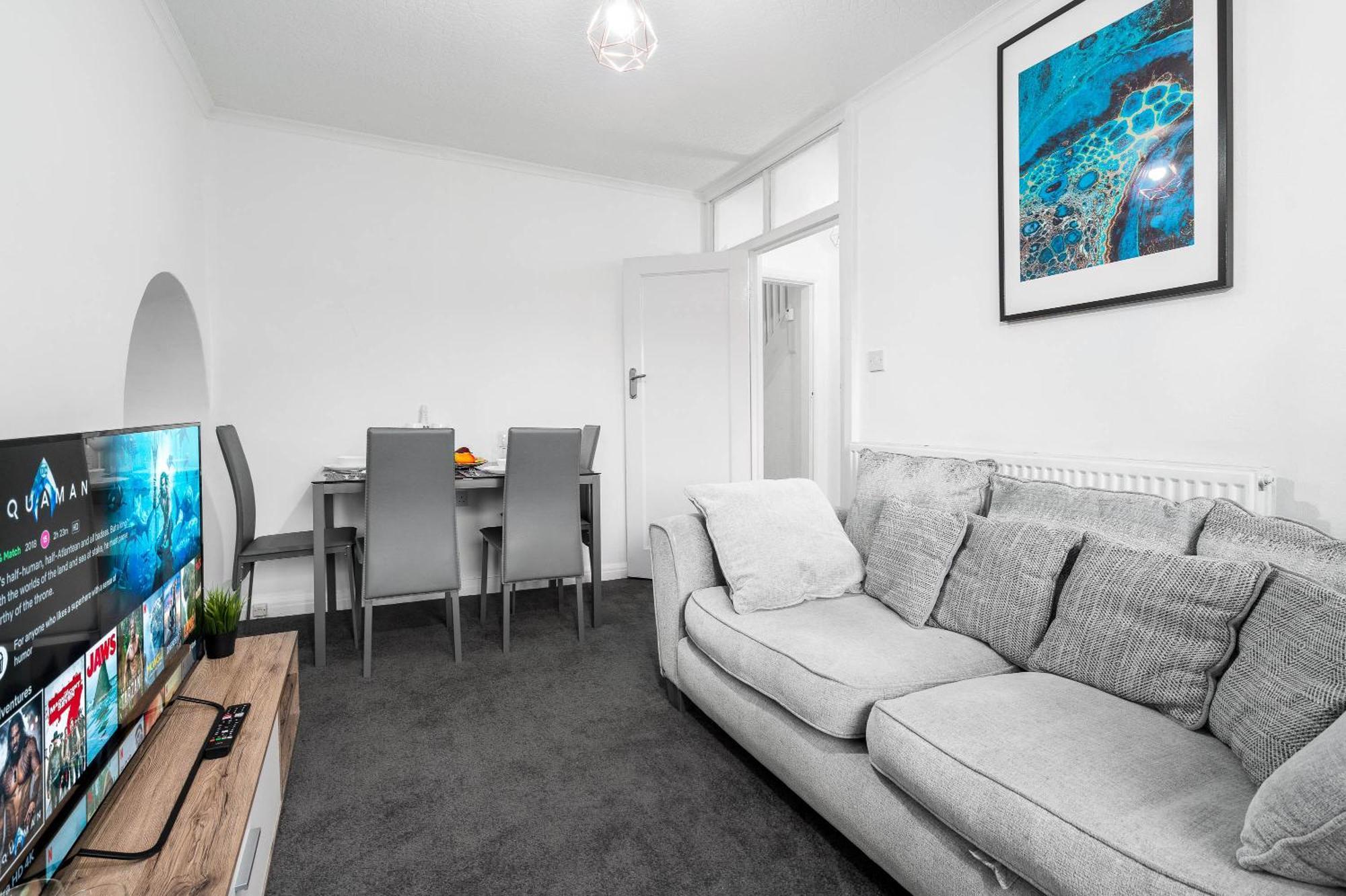 4 Bedroom House - Accommodates 7 - Garden - Parking - Netflix - Wifi - 559T バーミンガム エクステリア 写真