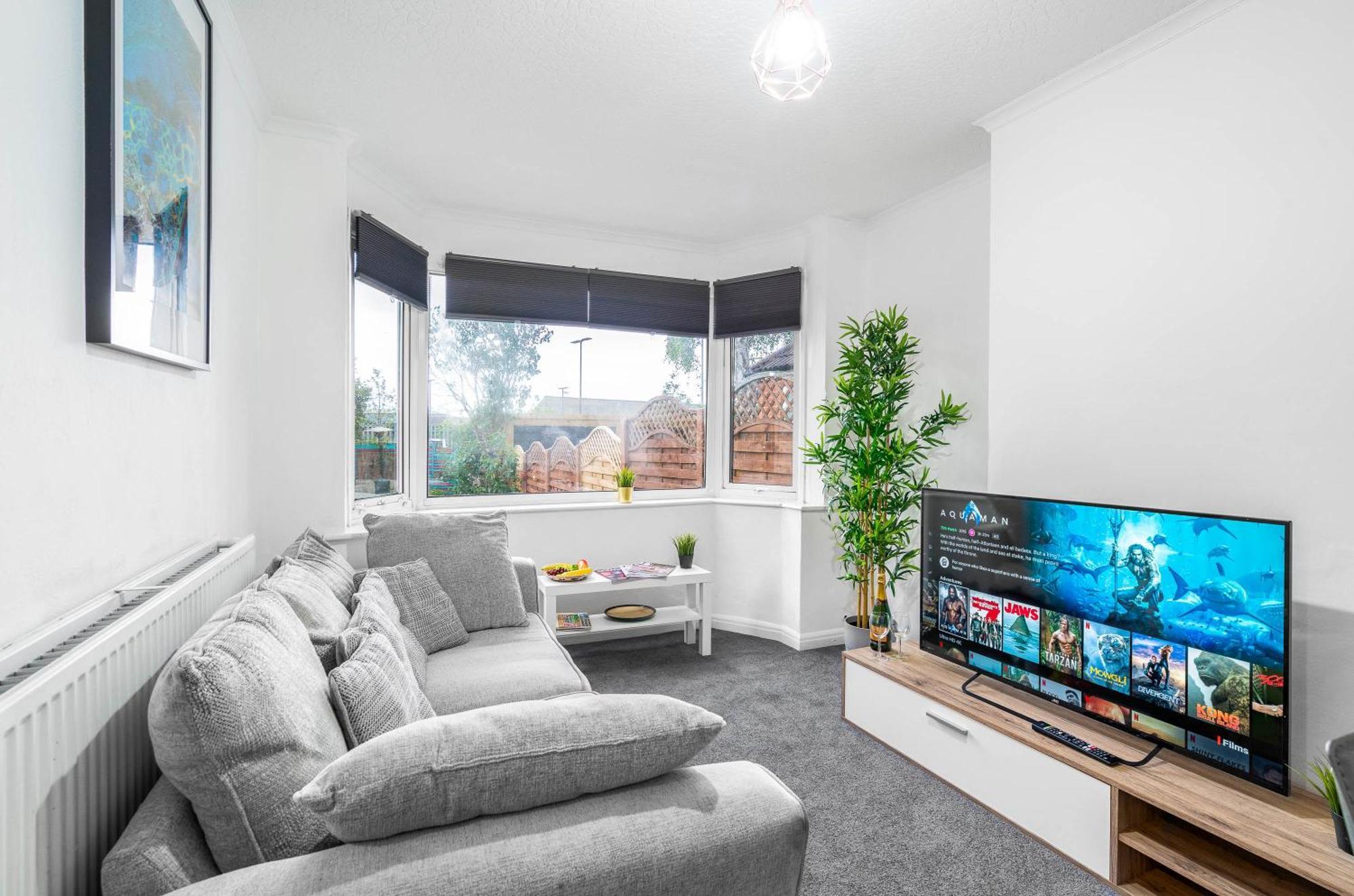 4 Bedroom House - Accommodates 7 - Garden - Parking - Netflix - Wifi - 559T バーミンガム エクステリア 写真