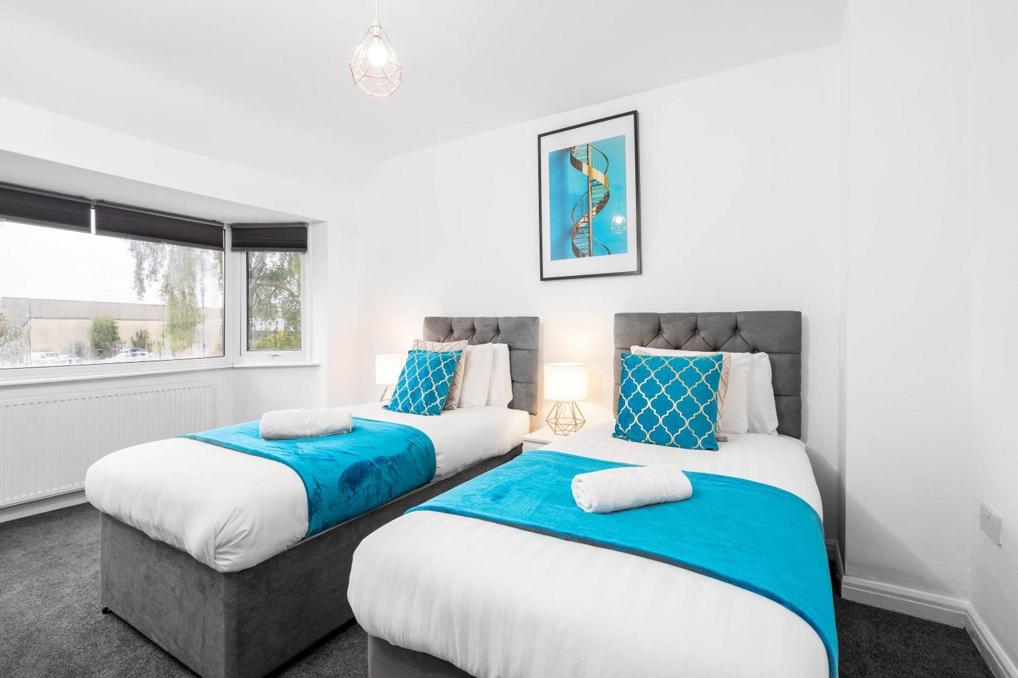 4 Bedroom House - Accommodates 7 - Garden - Parking - Netflix - Wifi - 559T バーミンガム エクステリア 写真