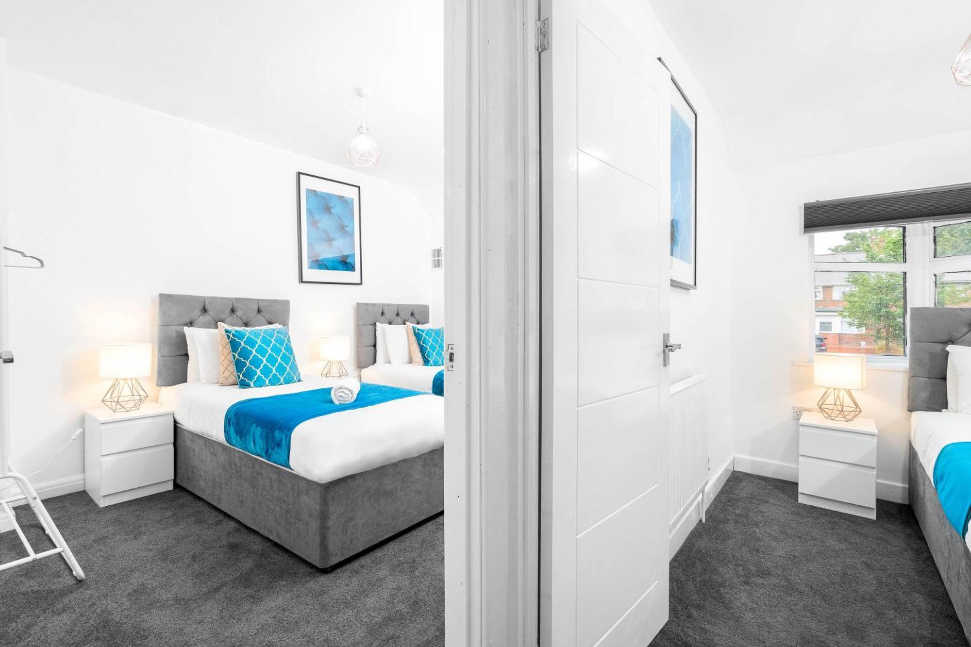 4 Bedroom House - Accommodates 7 - Garden - Parking - Netflix - Wifi - 559T バーミンガム エクステリア 写真