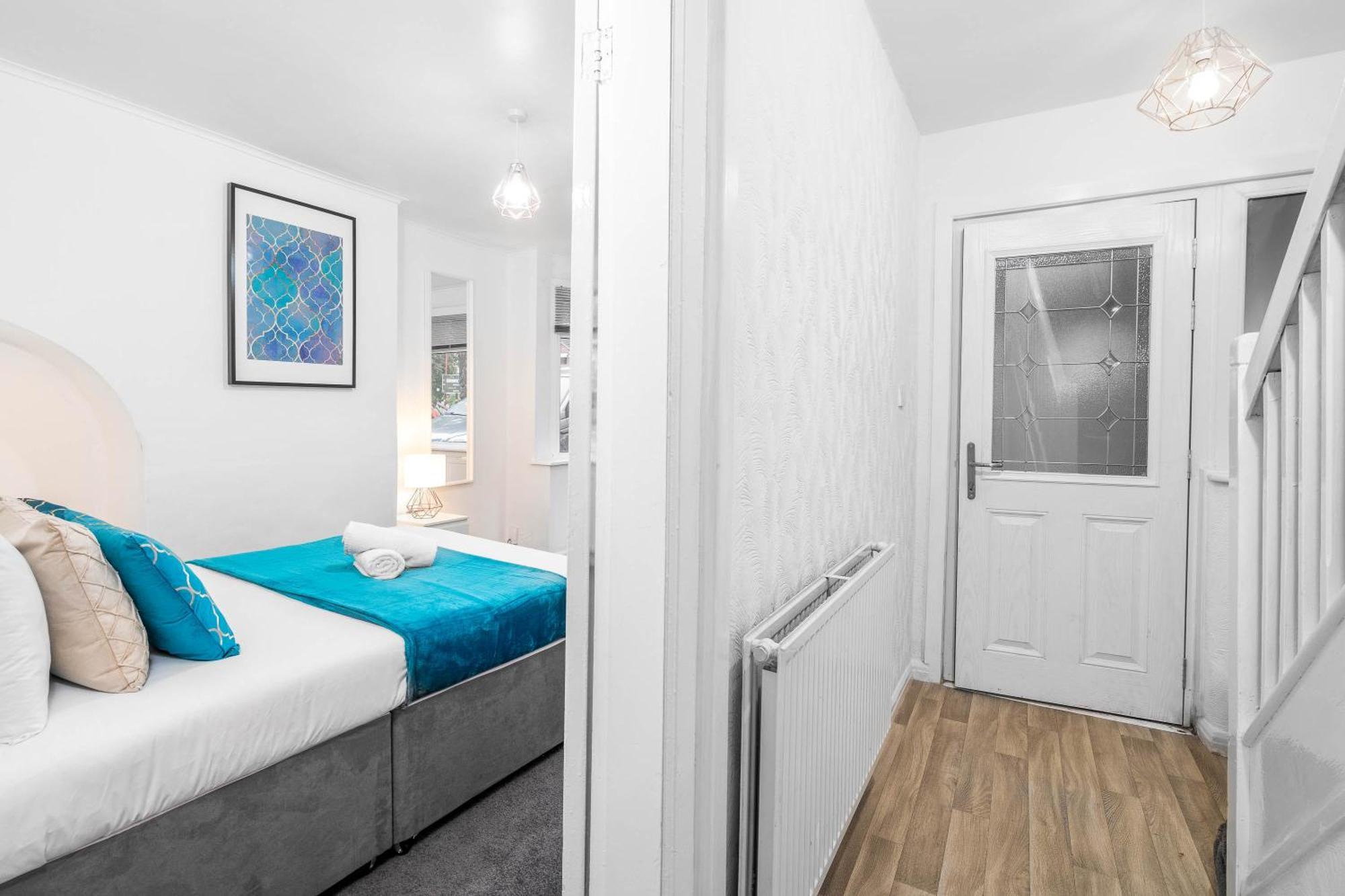 4 Bedroom House - Accommodates 7 - Garden - Parking - Netflix - Wifi - 559T バーミンガム エクステリア 写真